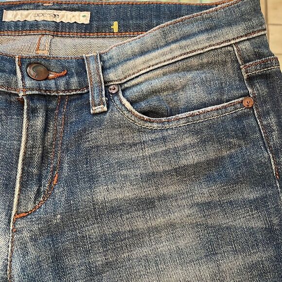 Joe’s jeans 27 socialslite faded Distressed on the bottom of both legs . - Picture 7 of 14